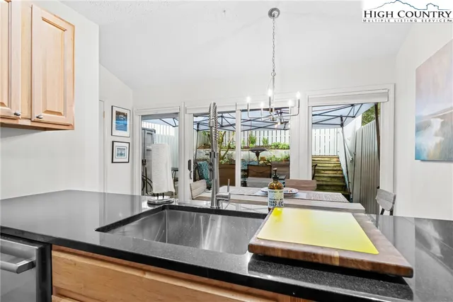 $449,000 | 123 Pinnacle Drive, Unit 1, Blowing Rock, NC 28605