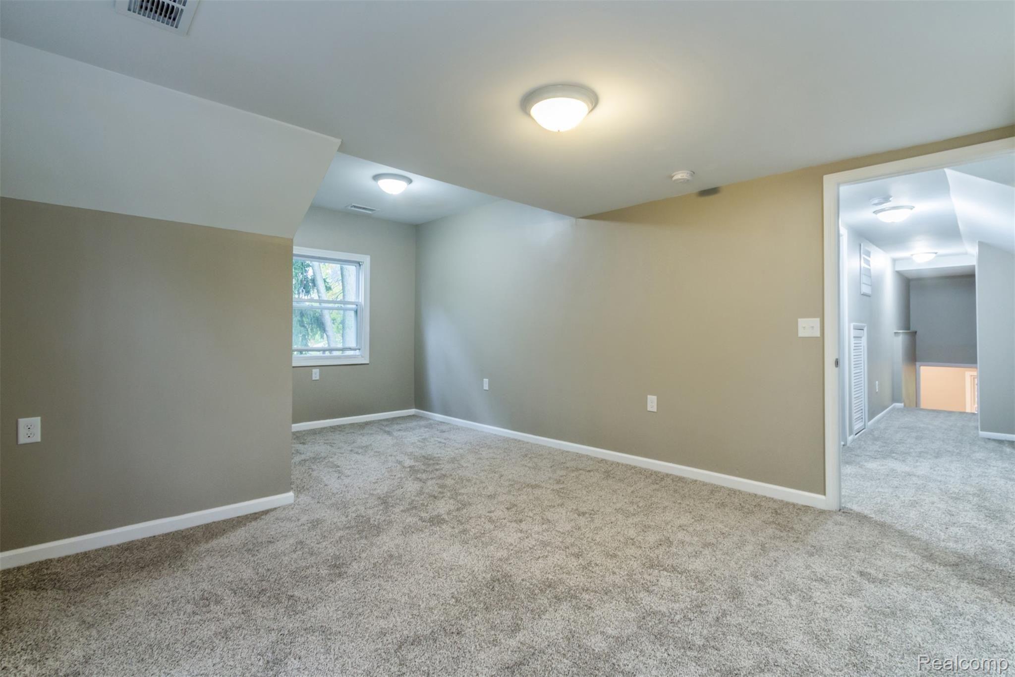 26403 Inkster Road Flat Rock, MI 48134 - Photo 20 of 41 20.jpg