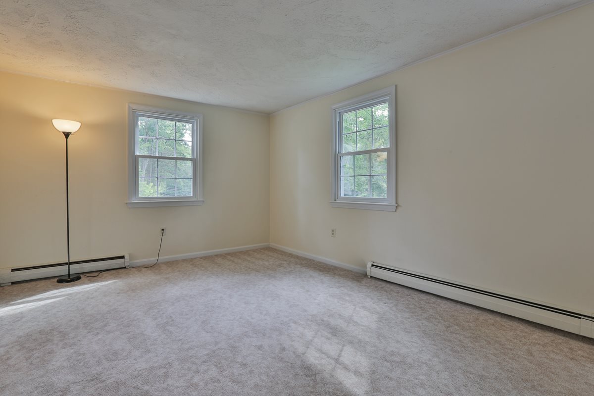 31 Davis Road Merrimack, NH 03054 - Photo 13 of 26