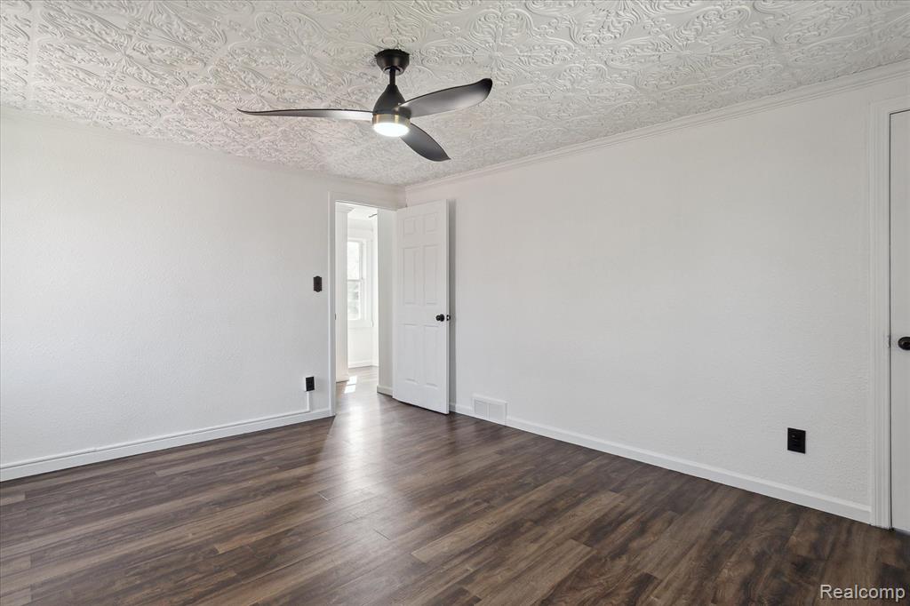 14544 Ashton Road Detroit, MI 48223 - Photo 21 of 40