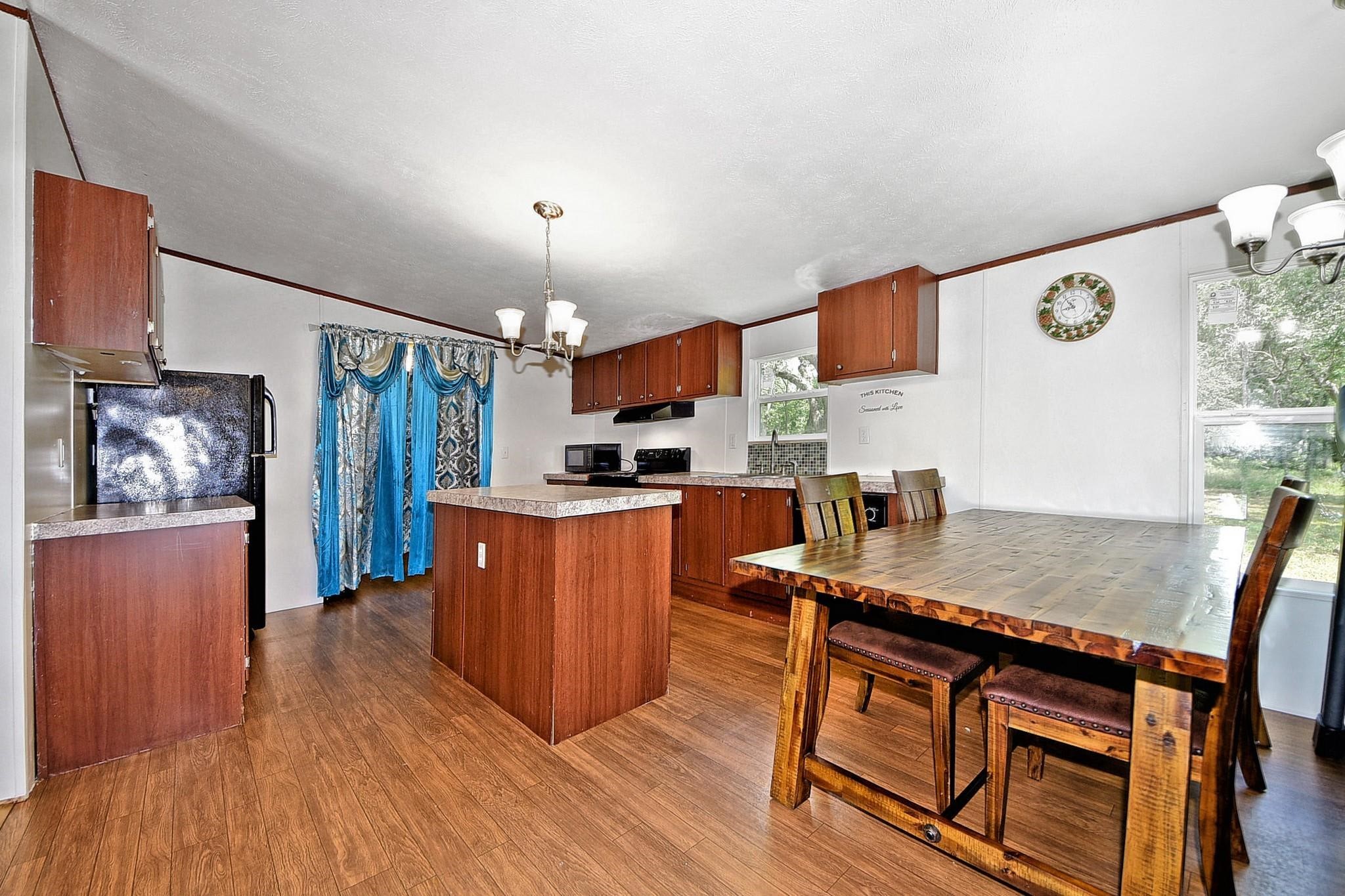 317 River Road Angleton, TX 77515 - Photo 8 of 23