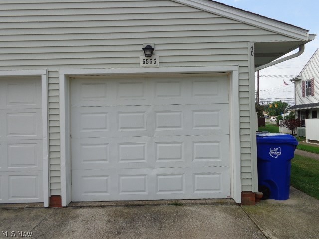 6565 Engle Road, Unit 40B Brook Park, OH 44142 - Photo 18 of 21 1-Car Garage