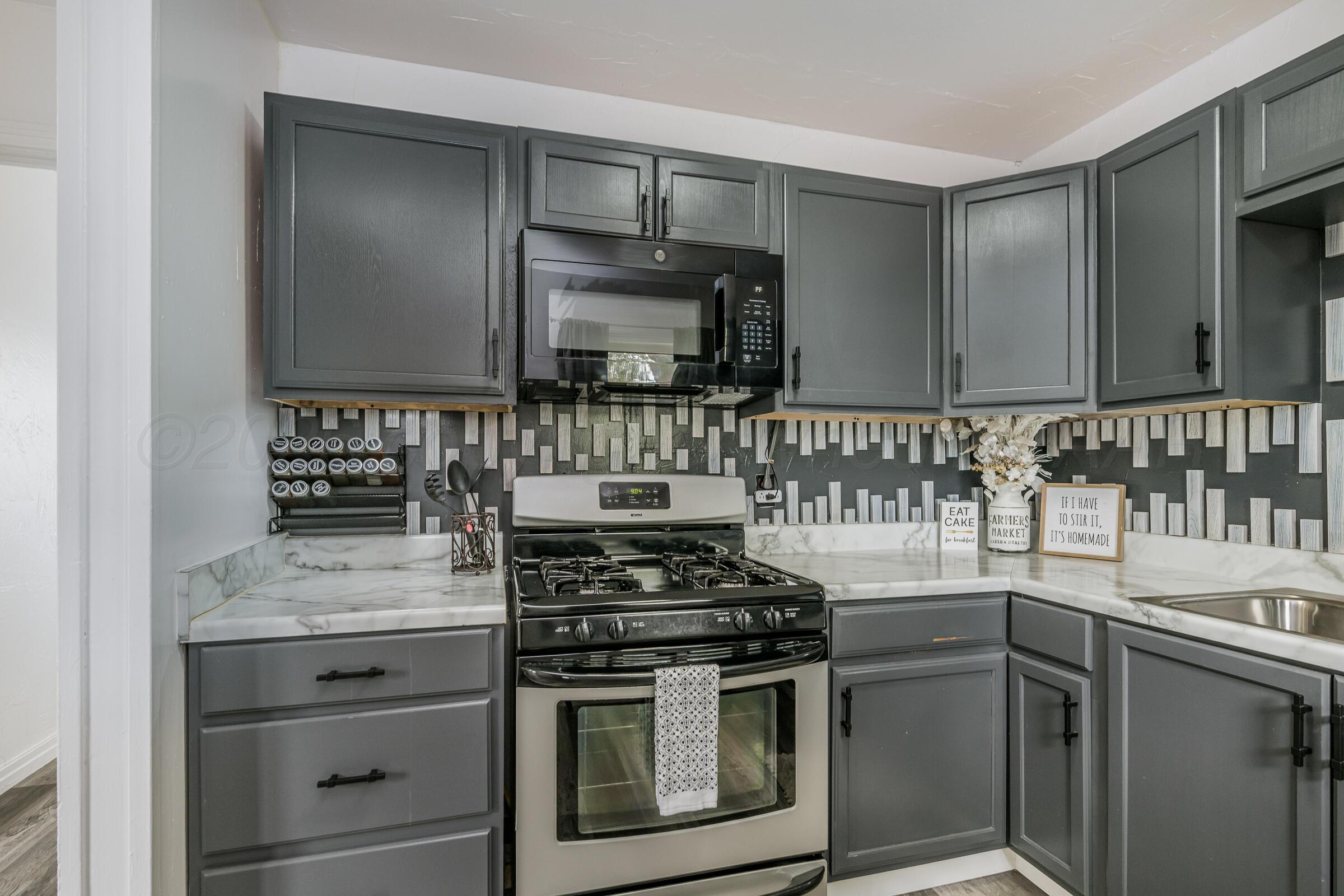 4114 South Travis Street Amarillo, TX 79110 - Photo 6 of 18 4114 S Travis St 11
