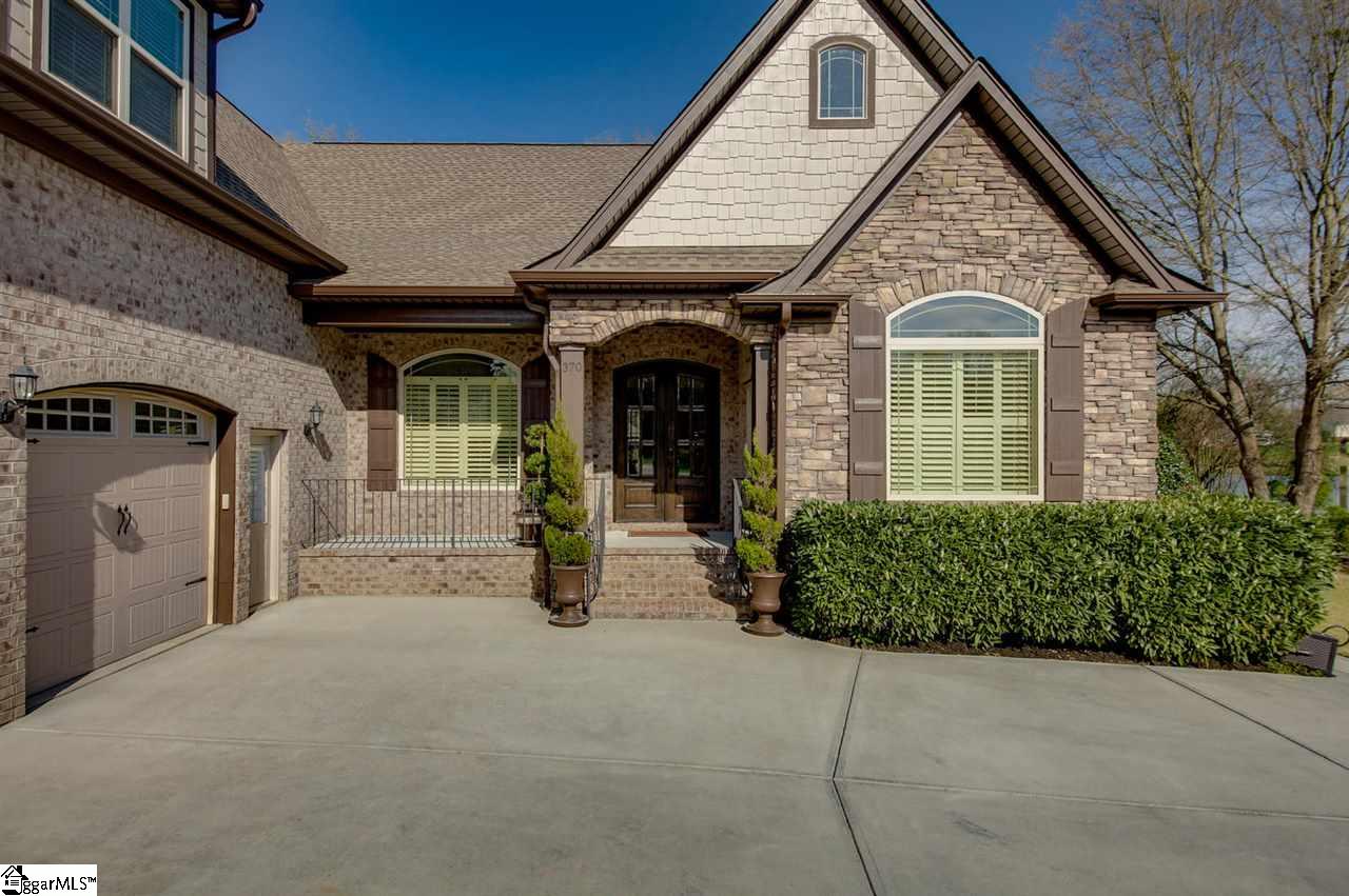370 Winesap Road Duncan, SC 29334 - Photo 3 of 36 Come check out this oasis of relaxation and comfort!
