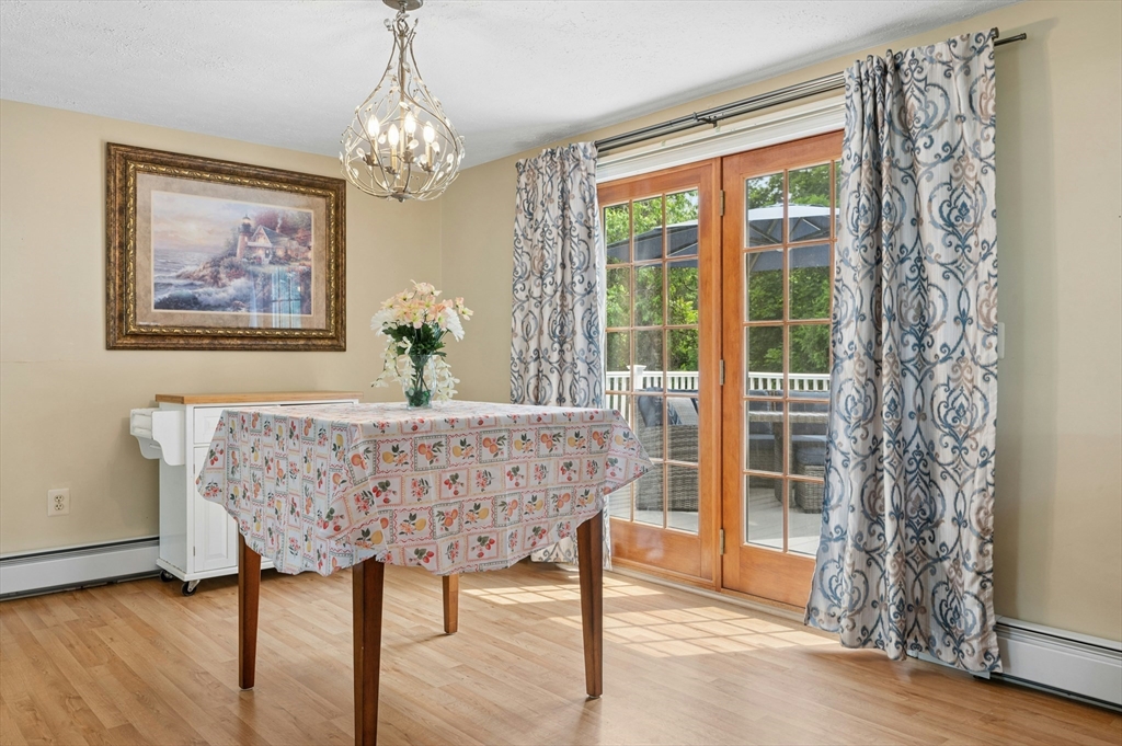 158 Copperfield Road Worcester, MA 01602 - Photo 14 of 42
