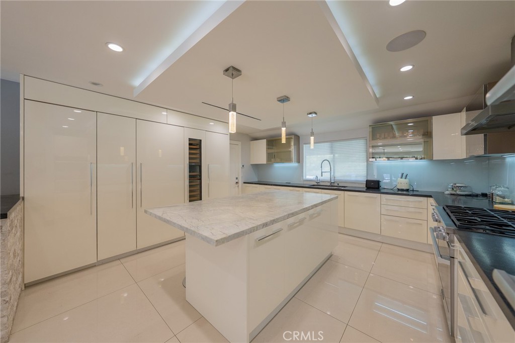 18720 San Fernando Mission Boulevard Porter Ranch, CA 91326 - Photo 15 of 39
