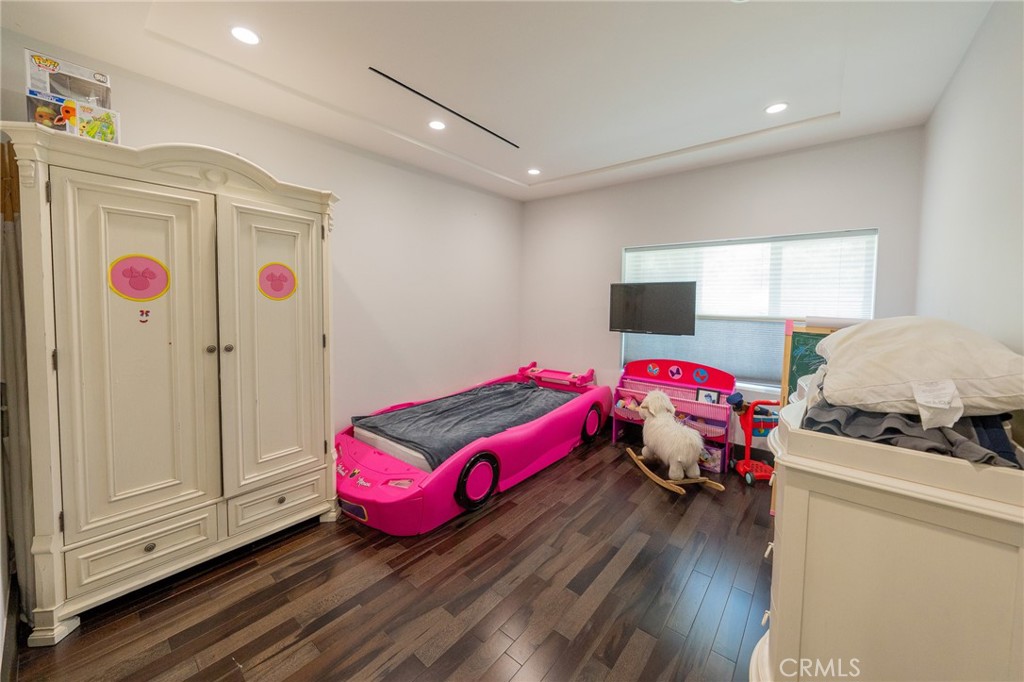 18720 San Fernando Mission Boulevard Porter Ranch, CA 91326 - Photo 19 of 39