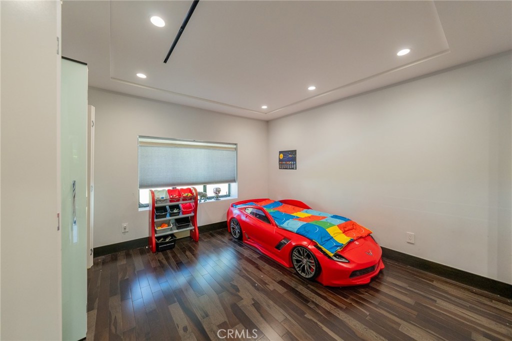 18720 San Fernando Mission Boulevard Porter Ranch, CA 91326 - Photo 20 of 39