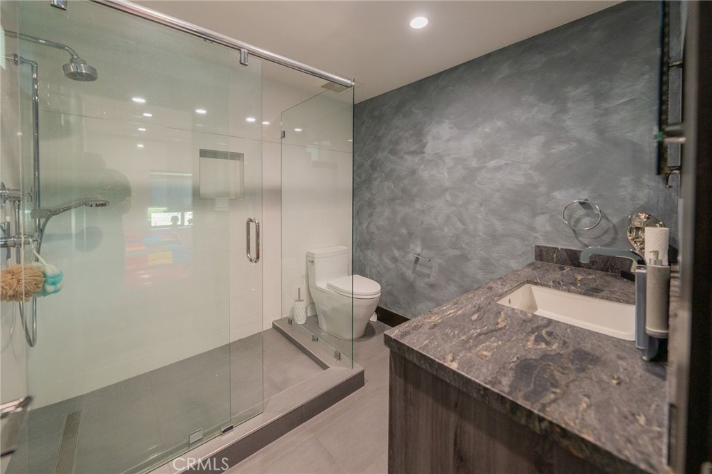 18720 San Fernando Mission Boulevard Porter Ranch, CA 91326 - Photo 21 of 39