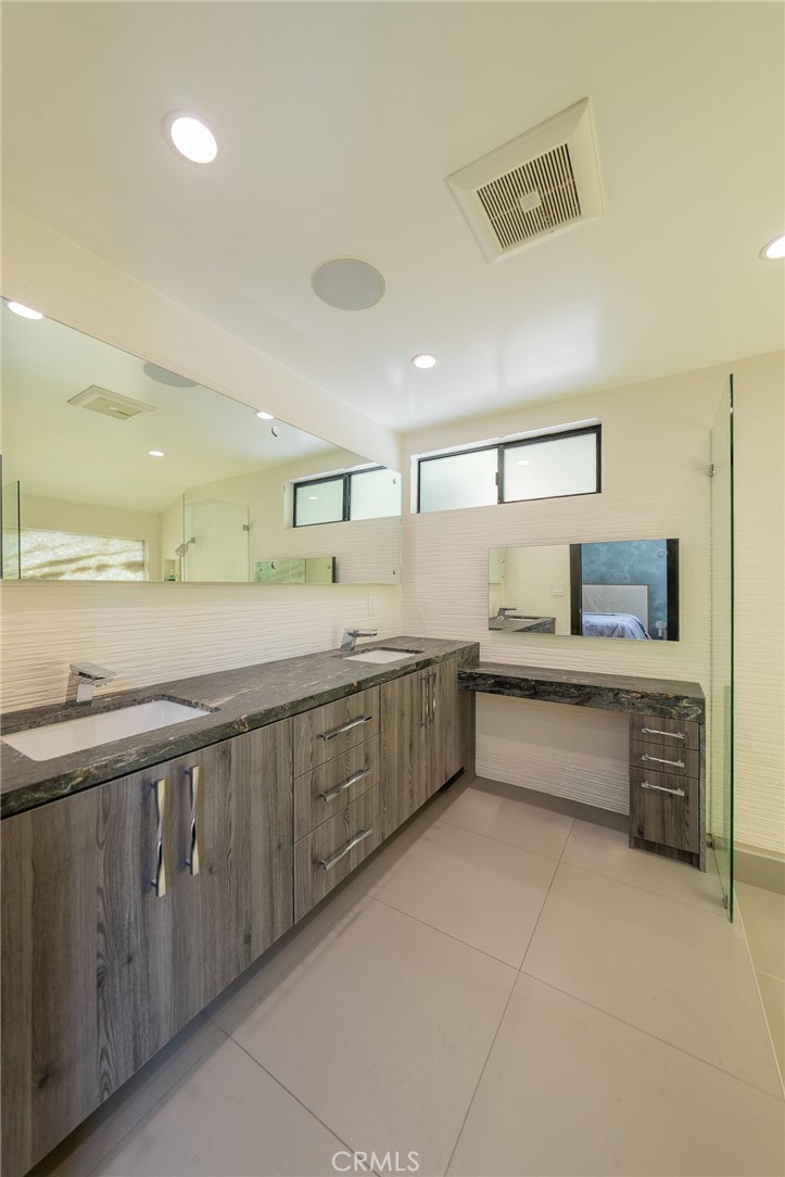 18720 San Fernando Mission Boulevard Porter Ranch, CA 91326 - Photo 24 of 39