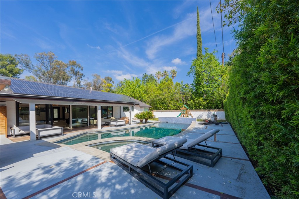 18720 San Fernando Mission Boulevard Porter Ranch, CA 91326 - Photo 28 of 39