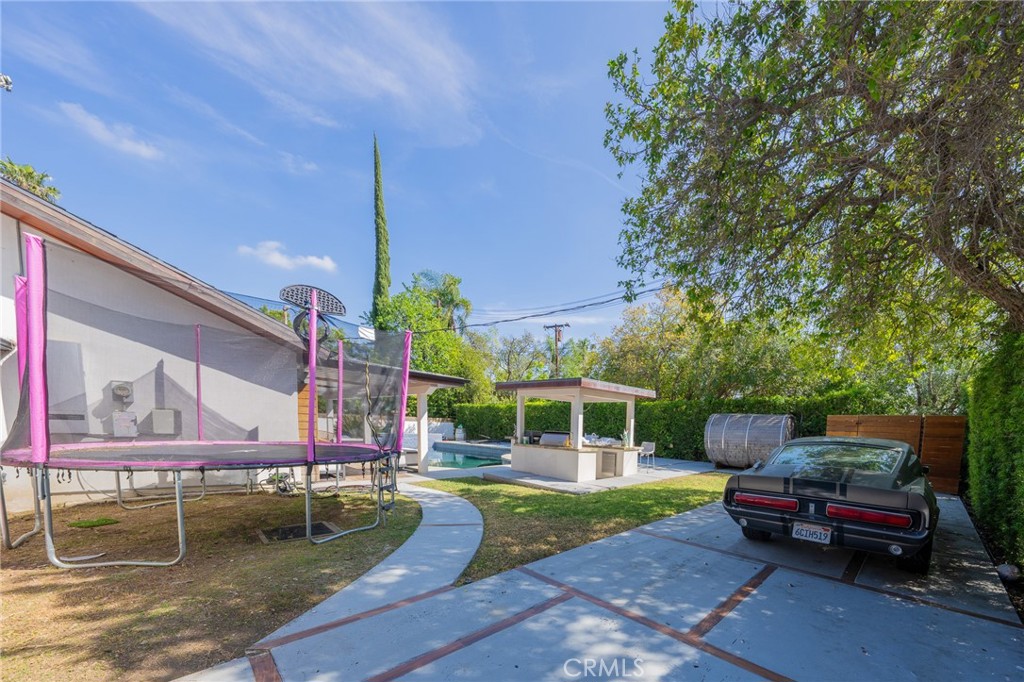 18720 San Fernando Mission Boulevard Porter Ranch, CA 91326 - Photo 33 of 39