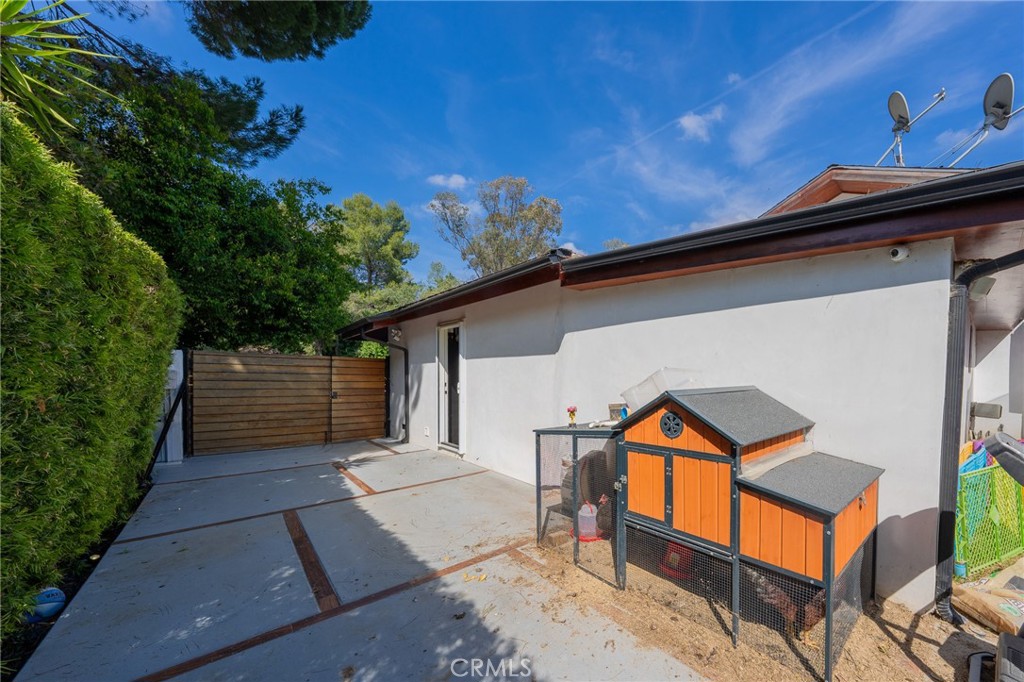 18720 San Fernando Mission Boulevard Porter Ranch, CA 91326 - Photo 34 of 39