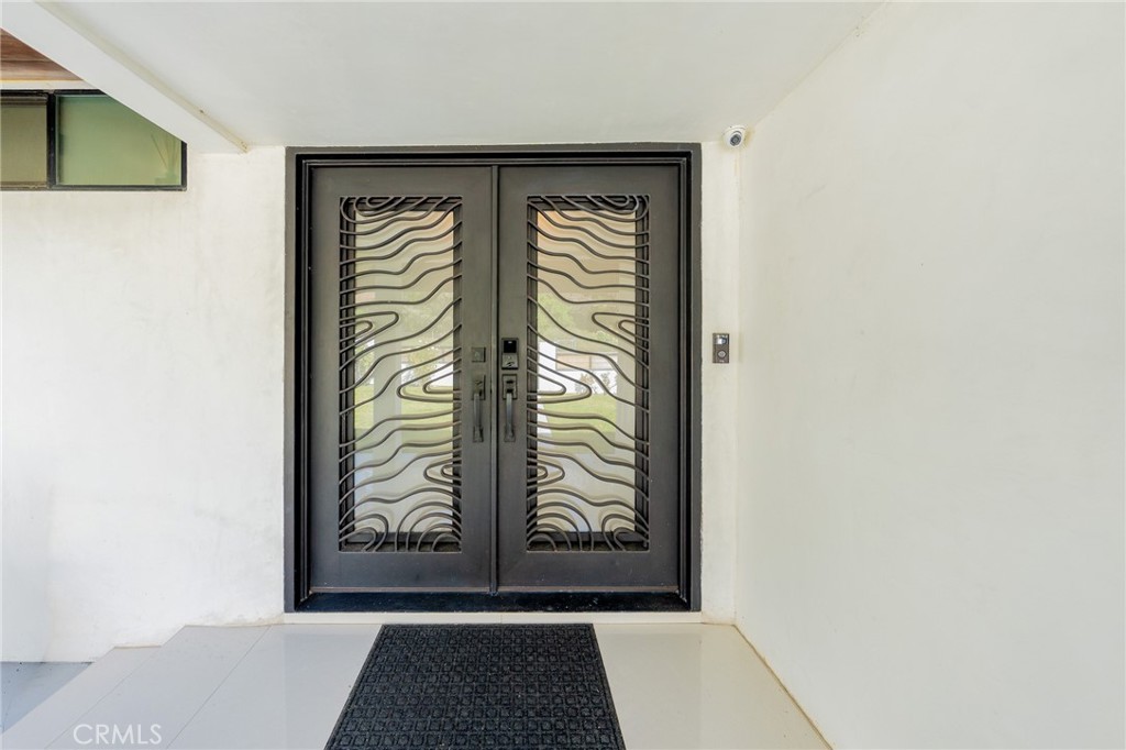 18720 San Fernando Mission Boulevard Porter Ranch, CA 91326 - Photo 7 of 39