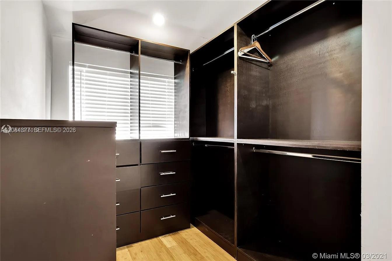 375 Southwest 20th Road, Unit 1 Miami, FL 33129 - Photo 5 of 15 Gallery Image 5