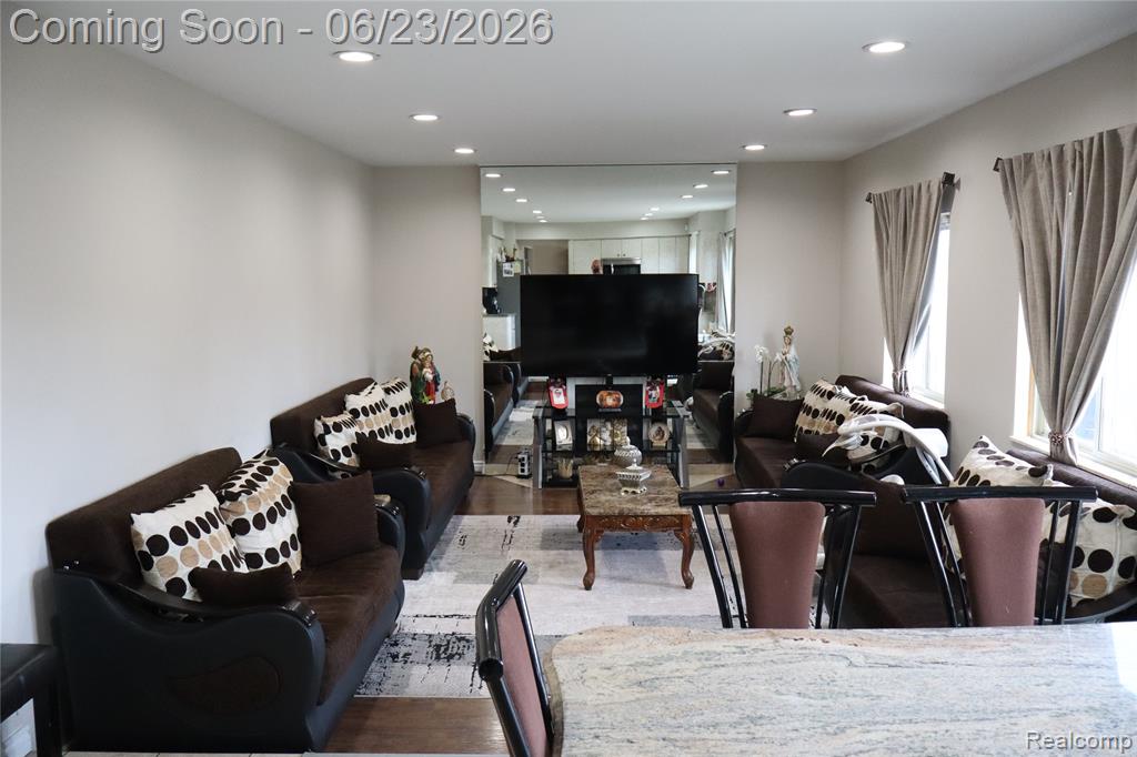 39552 Forbes Drive Sterling Heights, MI 48310 - Photo 13 of 45