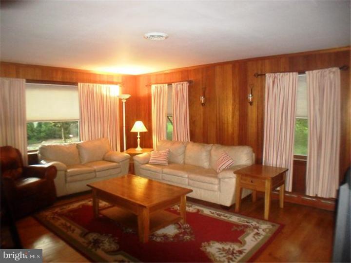 927 Valley Forge Road Phoenixville, PA 19460 - Photo 4 of 19 Gallery Image 4
