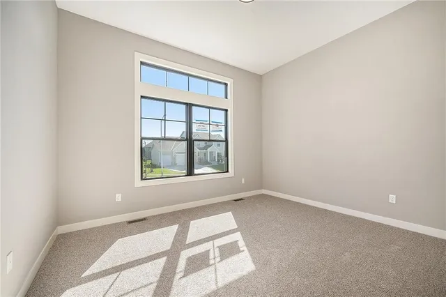 $629,882 | 7602 Northeast 103rd Street, Kansas City, MO 64157