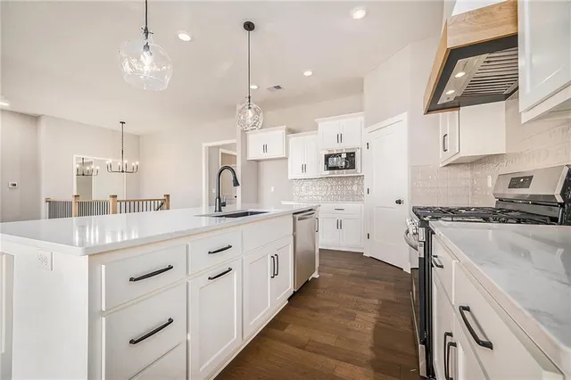 $629,882 | 7602 Northeast 103rd Street, Kansas City, MO 64157