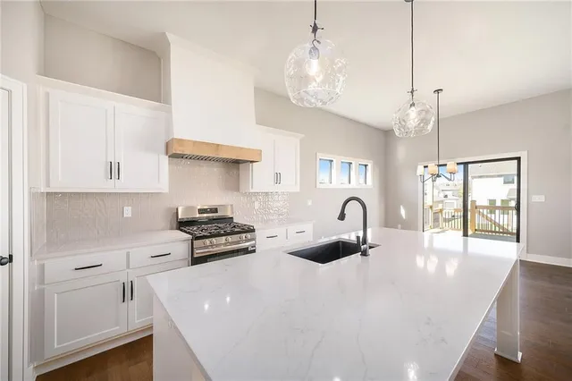 $629,882 | 7602 Northeast 103rd Street, Kansas City, MO 64157