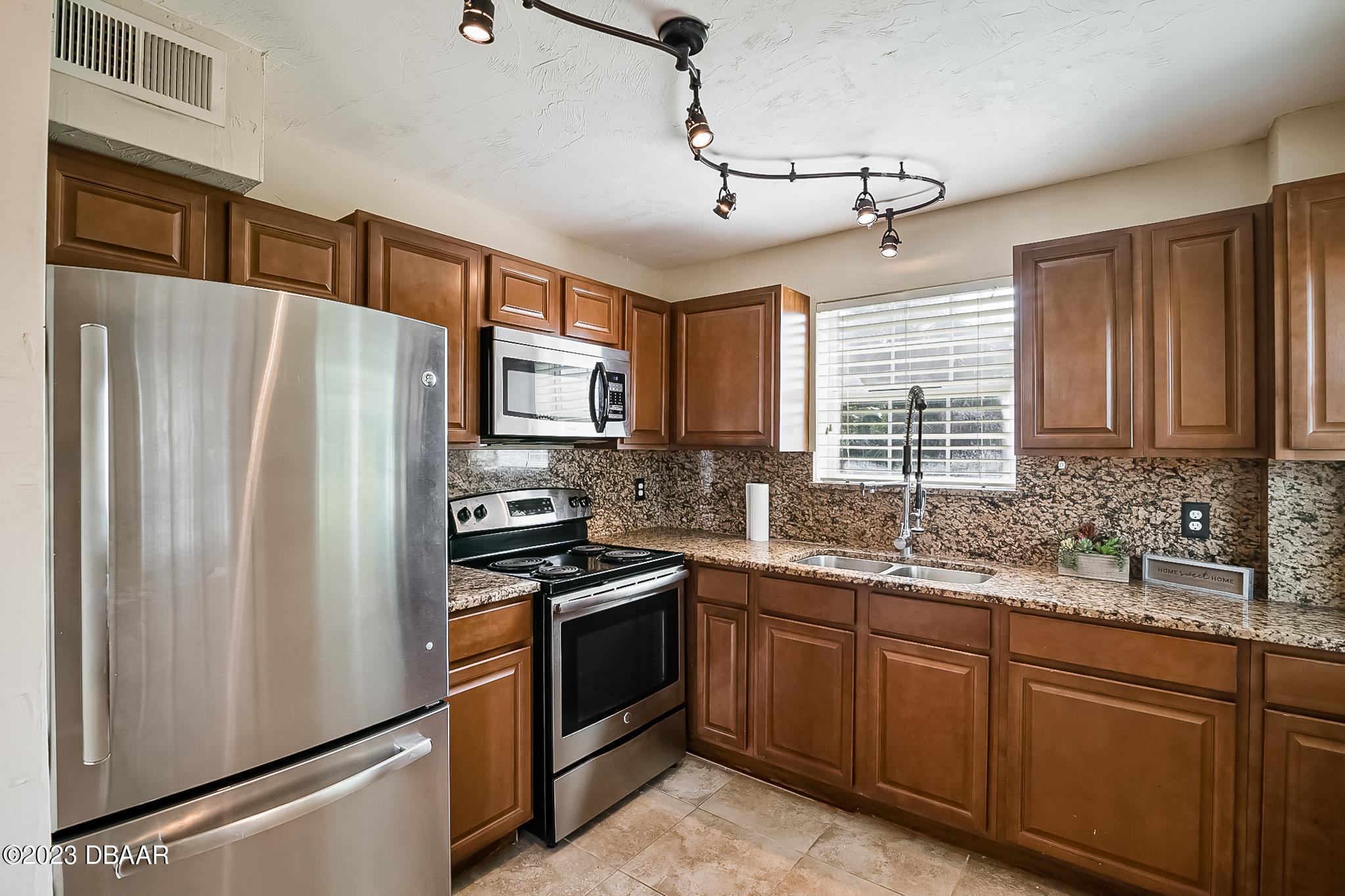 131 Minerva Road Daytona Beach, FL 32118 - Photo 12 of 56 131 Minerva Rd Edits-15