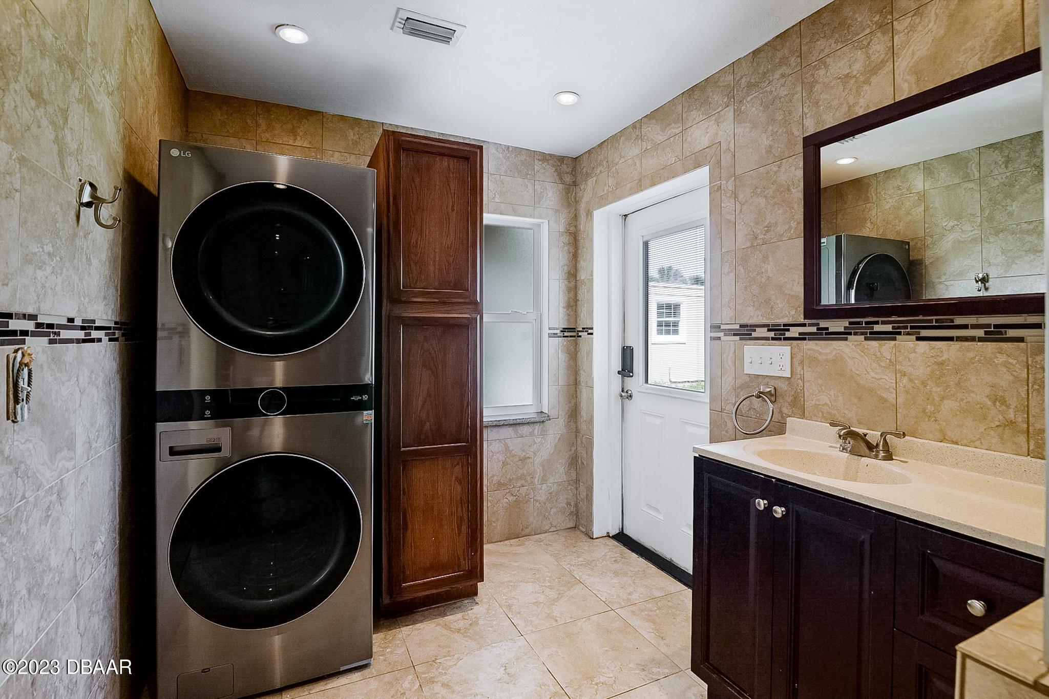 131 Minerva Road Daytona Beach, FL 32118 - Photo 18 of 56 131 Minerva Rd Edits-41