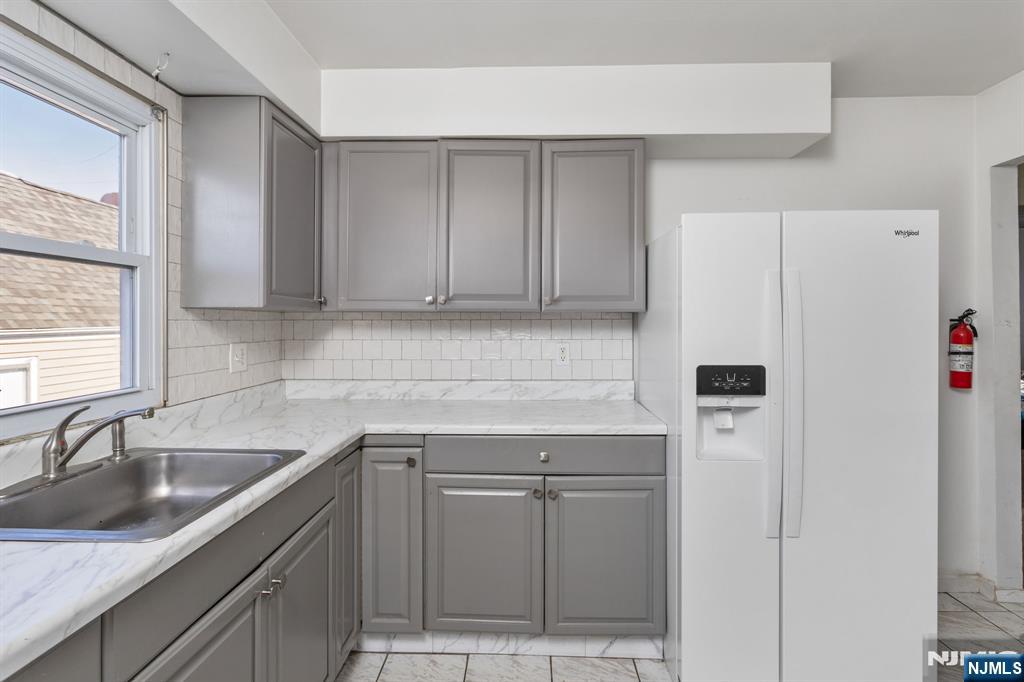 214 Morris Street Fairview, NJ 07022 - Photo 18 of 31