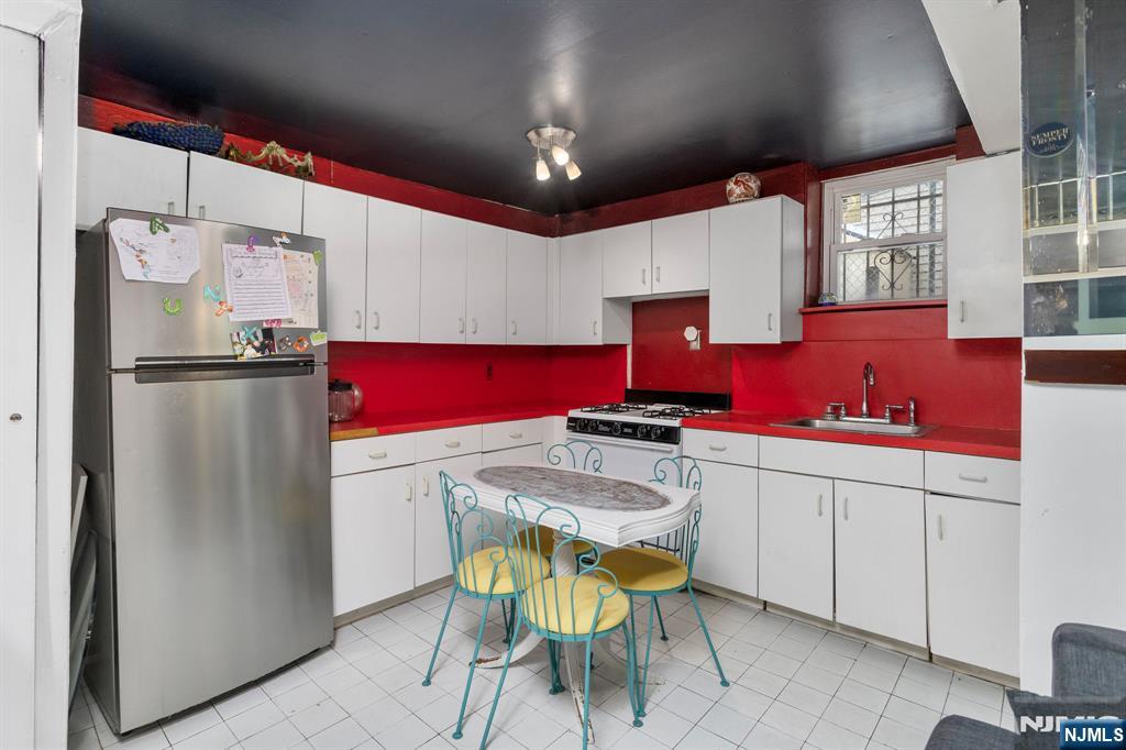 214 Morris Street Fairview, NJ 07022 - Photo 26 of 31