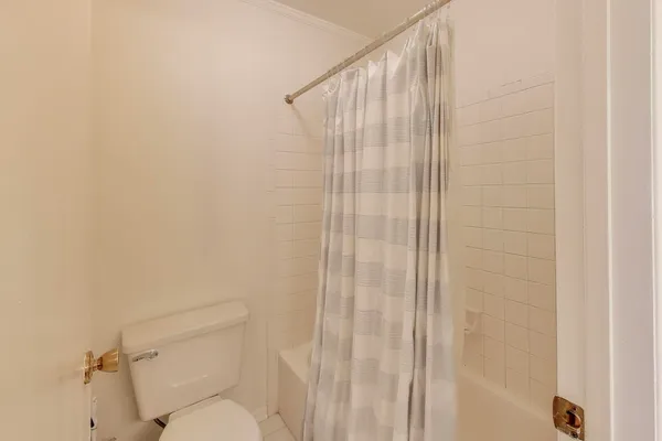 $2,500 | 2122 Southwind Circle, Unit 84, Schaumburg, IL 60169