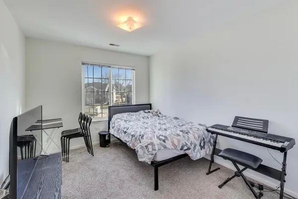 $2,500 | 2122 Southwind Circle, Unit 84, Schaumburg, IL 60169