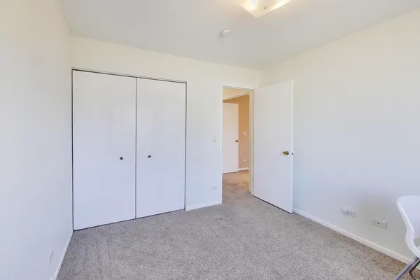 $2,500 | 2122 Southwind Circle, Unit 84, Schaumburg, IL 60169