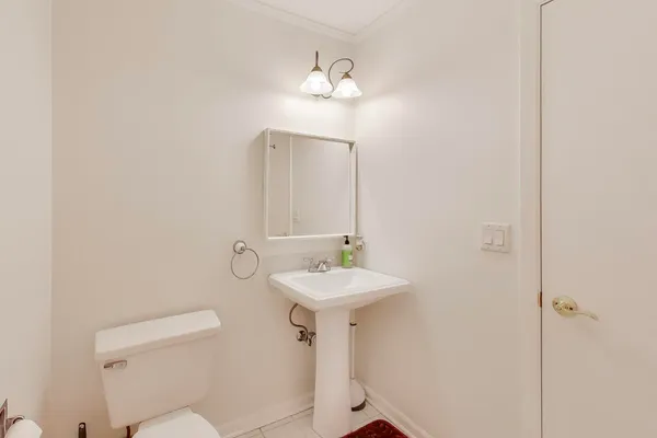 $2,500 | 2122 Southwind Circle, Unit 84, Schaumburg, IL 60169