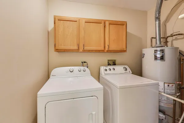 $2,500 | 2122 Southwind Circle, Unit 84, Schaumburg, IL 60169
