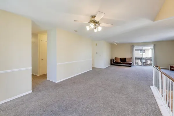 $2,500 | 2122 Southwind Circle, Unit 84, Schaumburg, IL 60169