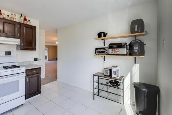$2,500 | 2122 Southwind Circle, Unit 84, Schaumburg, IL 60169