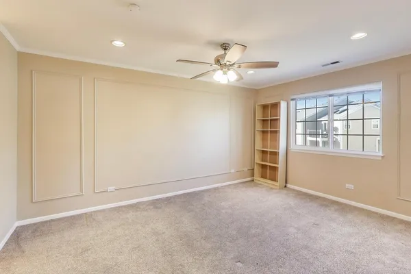$2,500 | 2122 Southwind Circle, Unit 84, Schaumburg, IL 60169