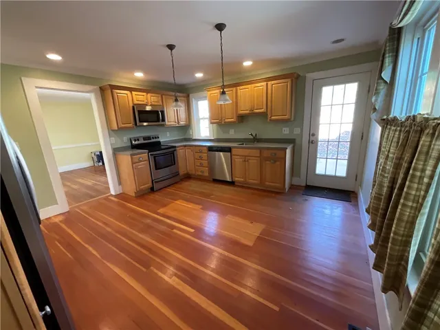 $750,000 | 66 Main Street, Scituate, RI 02831