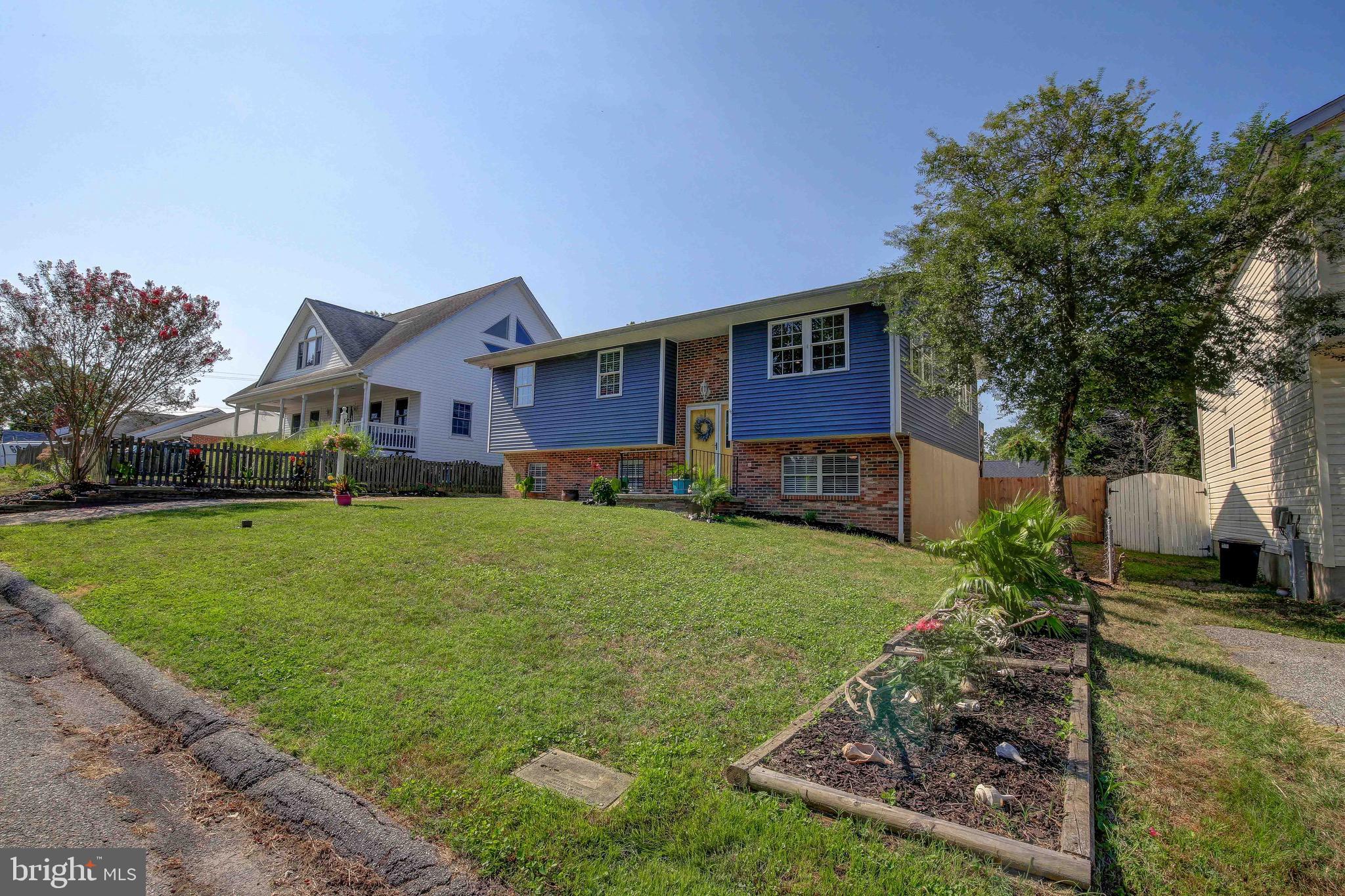 1510 Bishop Road Edgewater, MD 21037 - Photo 18 of 34 Great curb appeal - wonderfully landscaped