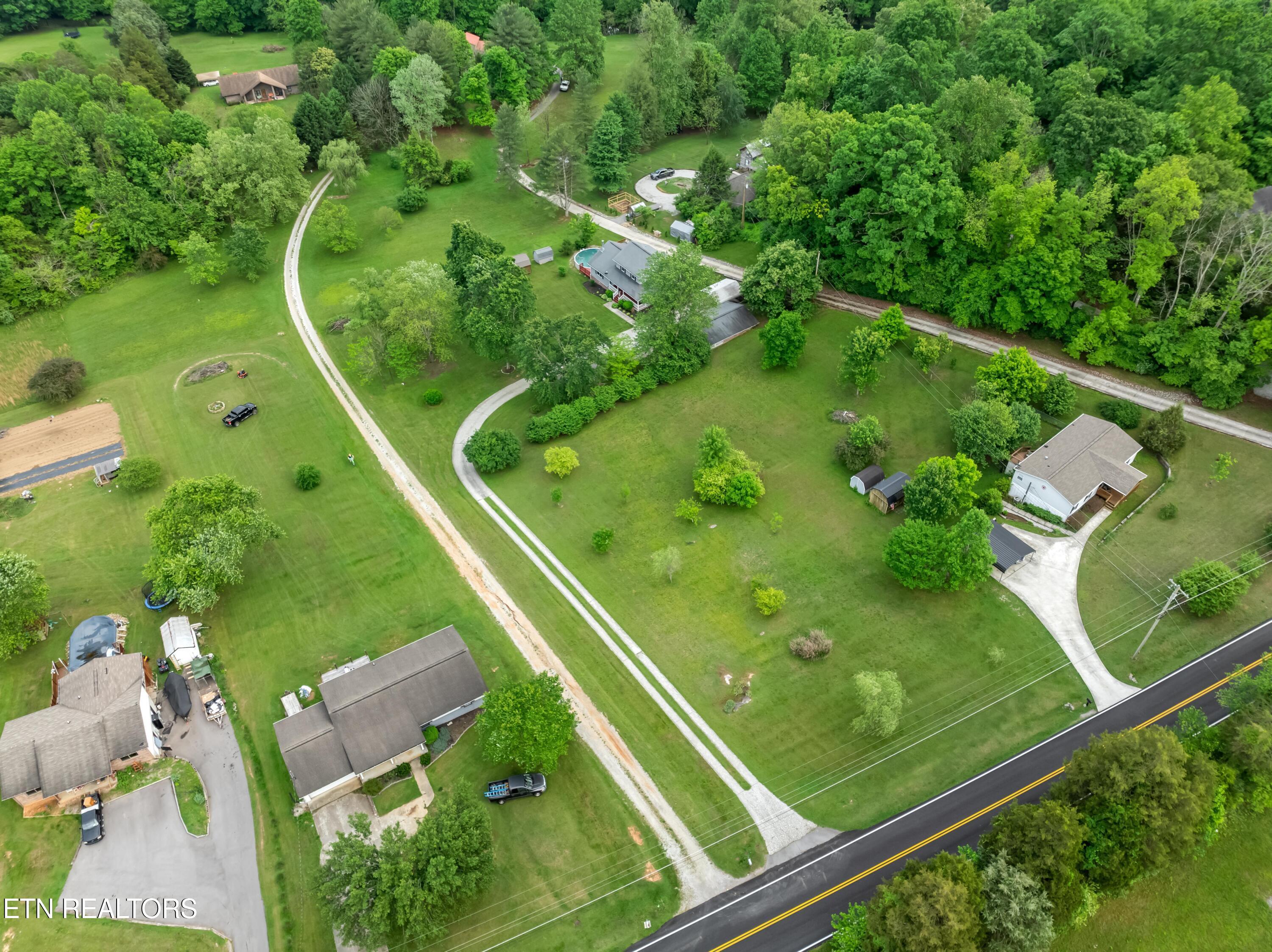 548 Sinking Springs Road Clinton, TN 37716 - Photo 34 of 36 DJI_0223