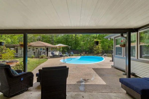 $525,000 | 105 Jena Lane, Lumberton, TX 77657