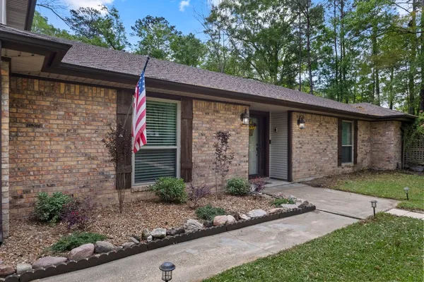 $525,000 | 105 Jena Lane, Lumberton, TX 77657