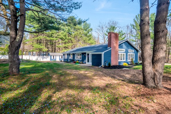 15 Mill Pond Road Walpole, MA 02081 - Photo 3 of 22 Gallery Image 3