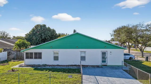 $2,500 | 5750 South 38th Street, Unit 1, Greenacres, FL 33463