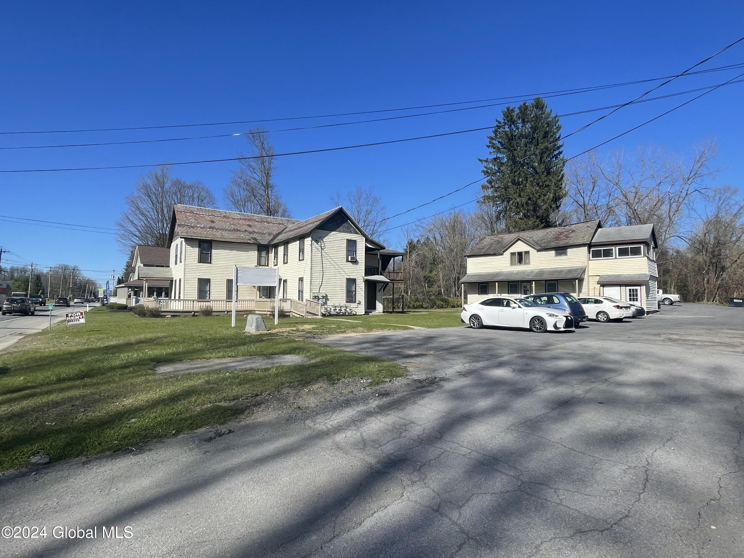524 Maple Avenue, Unit 1 Saratoga Springs, NY 12866 - Photo 2 of 7 IMG_9598