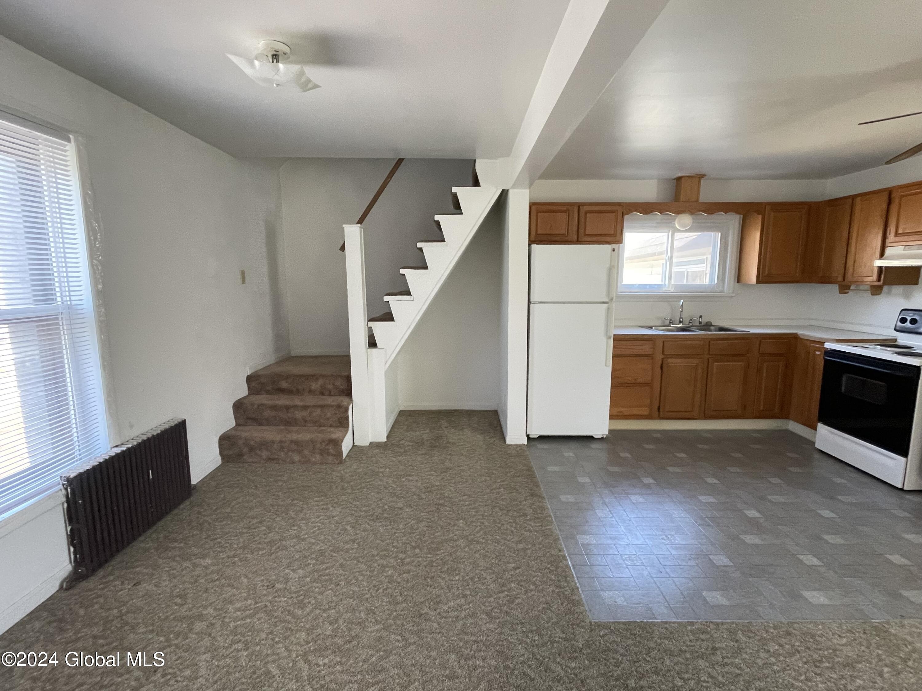 524 Maple Avenue, Unit 1 Saratoga Springs, NY 12866 - Photo 3 of 7 IMG_9561