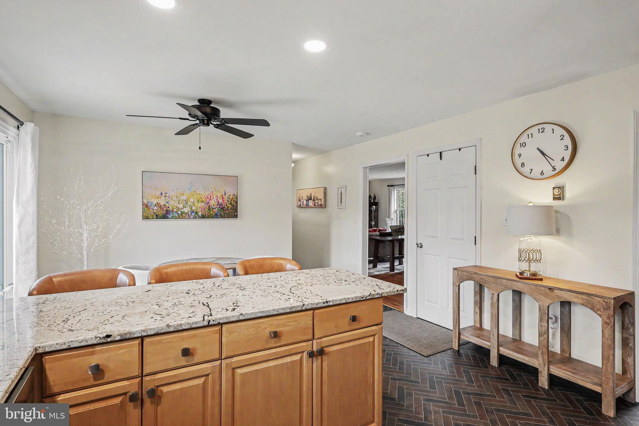 6493 Balls Mill Road Midland, VA 22728 - Photo 12 of 53 Eat in Kitchen
