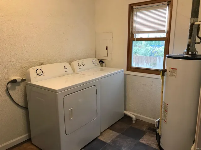 $940 | 600 West Cherokee Drive, Bloomington, IN 47403