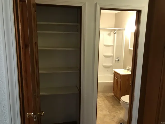 $940 | 600 West Cherokee Drive, Bloomington, IN 47403