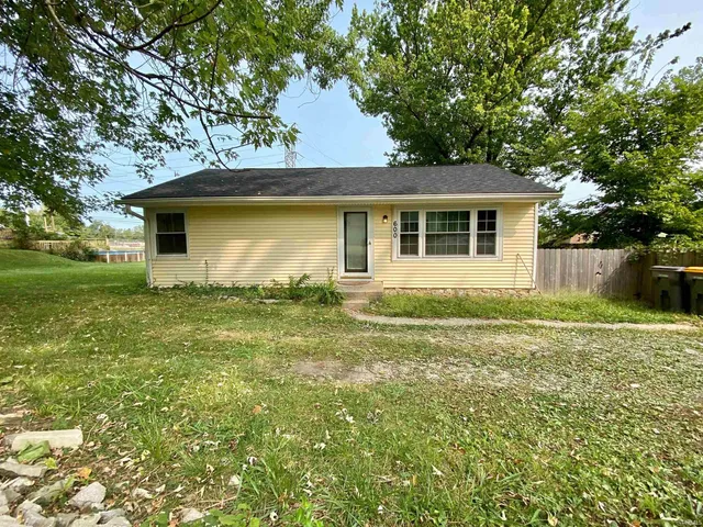 $940 | 600 West Cherokee Drive, Bloomington, IN 47403