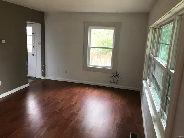 $940 | 600 West Cherokee Drive, Bloomington, IN 47403